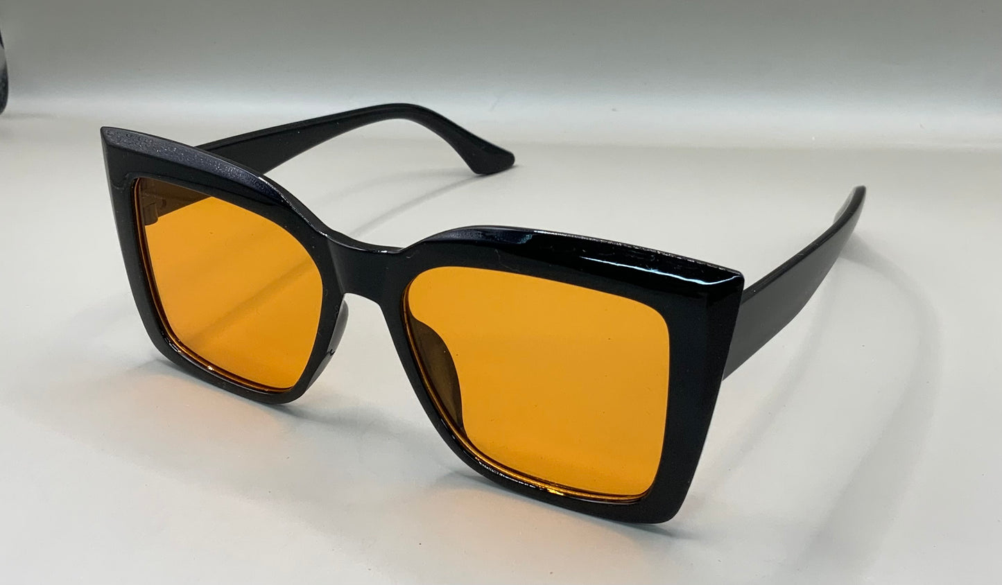 Ladies classic oversized cat eye sunglasses