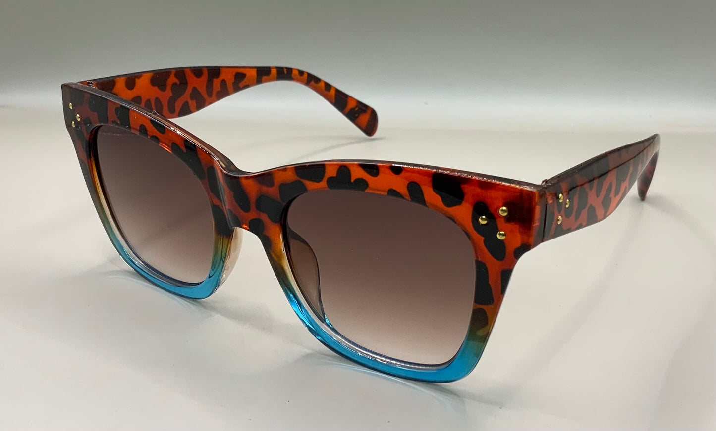 Ladies retro cat eye sunglasses 3 dot gold