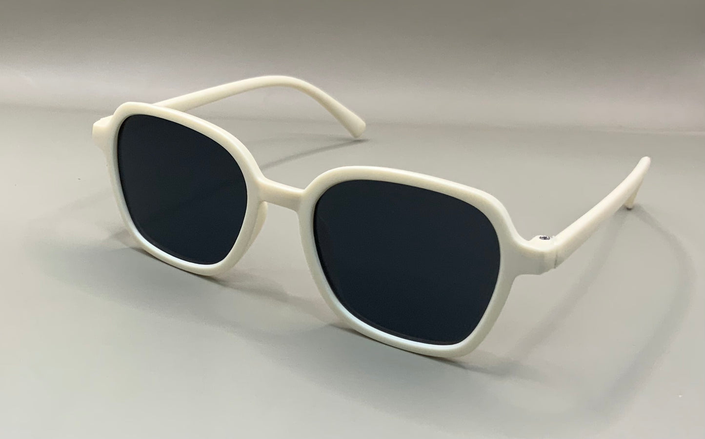 Kids retro square frame sunglasses