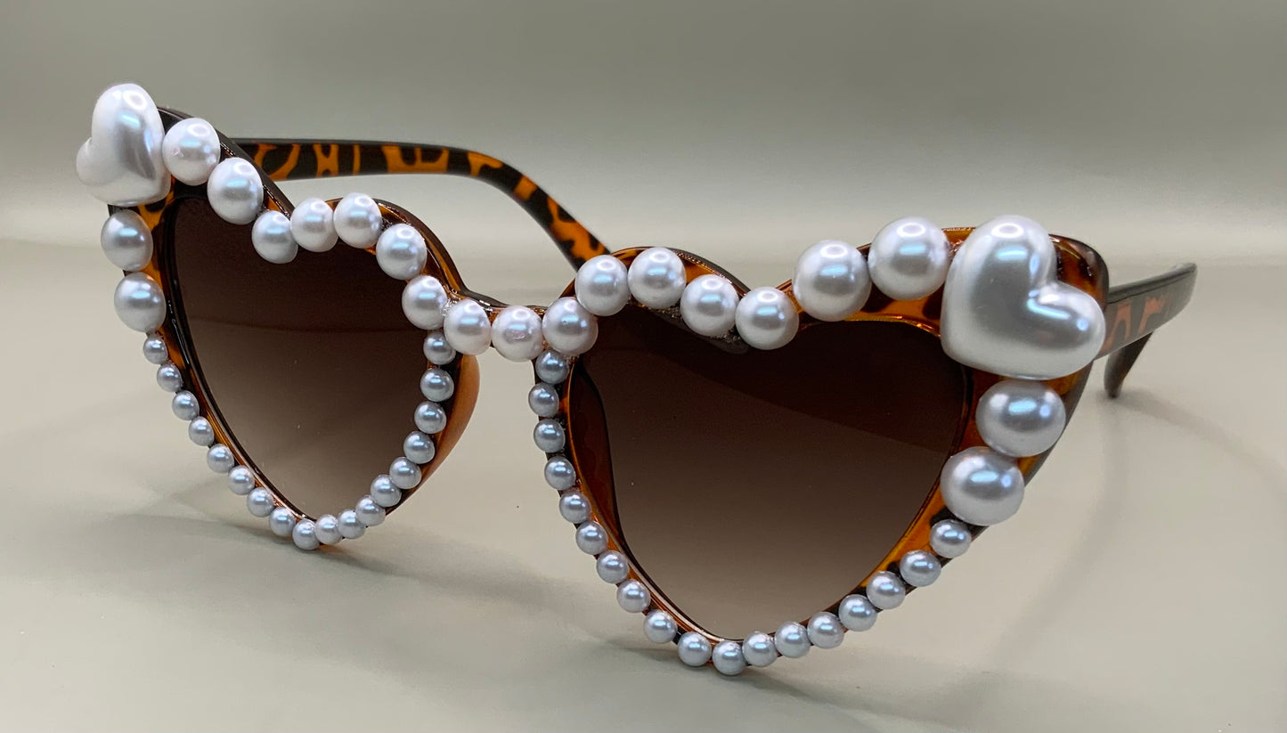 Ladies Pearl heart sunglasses