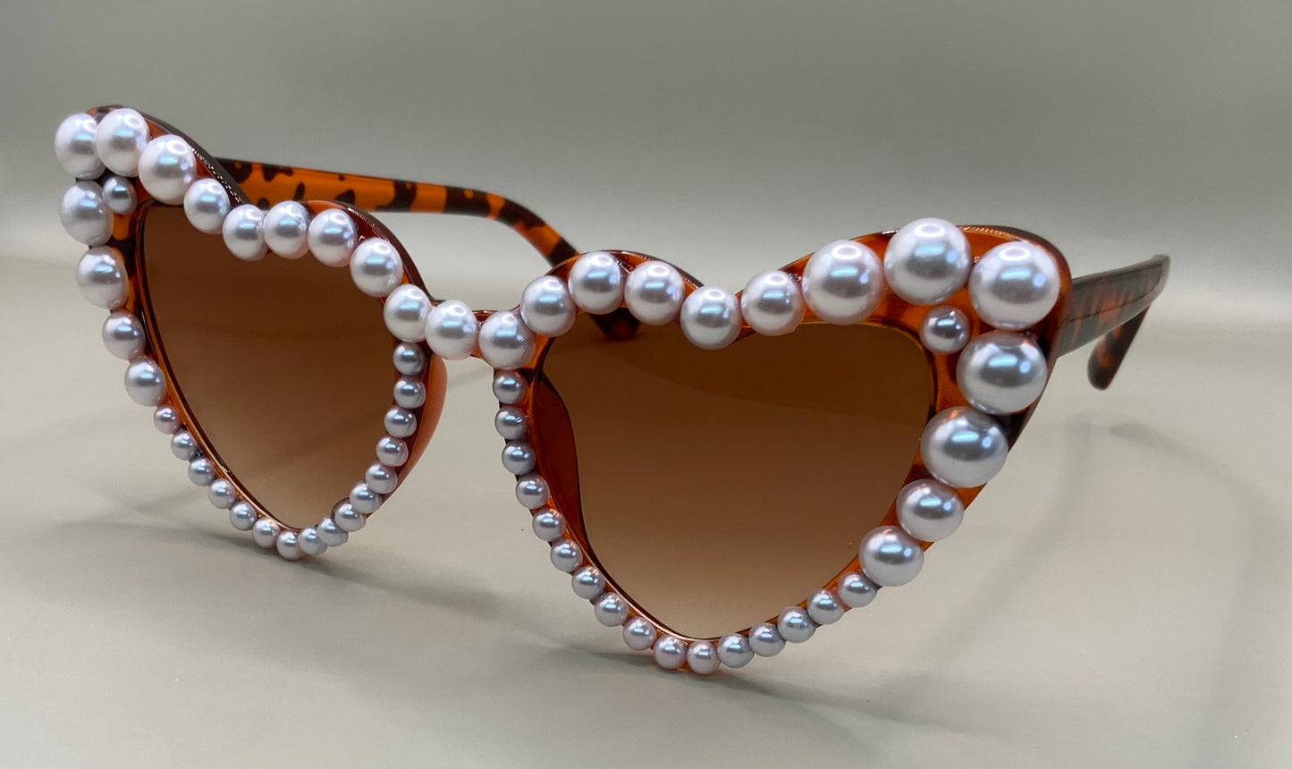Ladies Pearl heart sunglasses