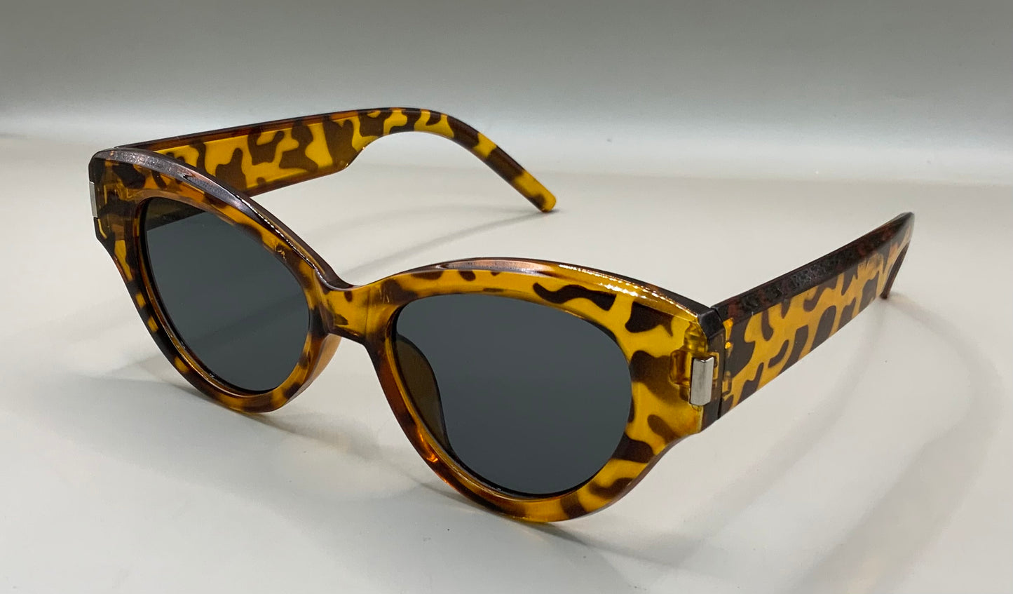 Ladies cat eye retro sunglasses