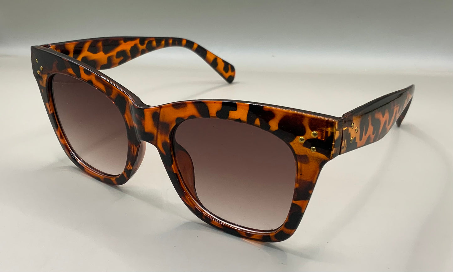 Ladies retro cat eye sunglasses 3 dot gold