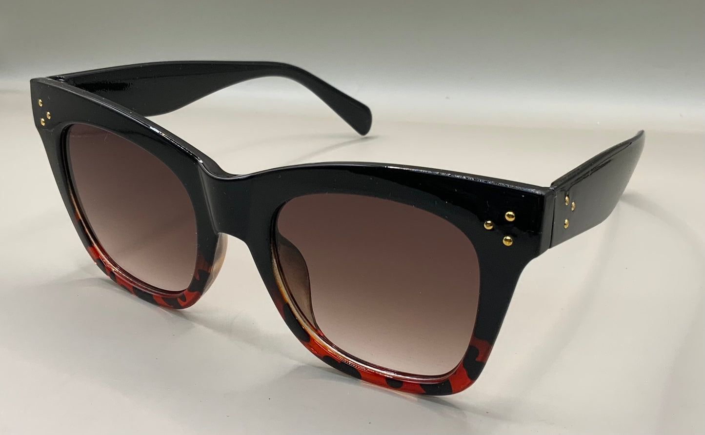 Ladies retro cat eye sunglasses 3 dot gold